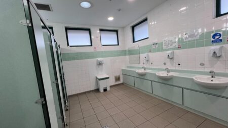 toilet spain